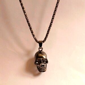 Silver Skull Pendant Jewelry Necklace